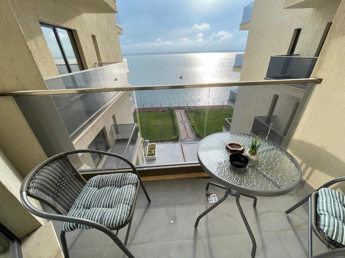 Solid Barrels Luxury Studios Mamaia Exteriör bild