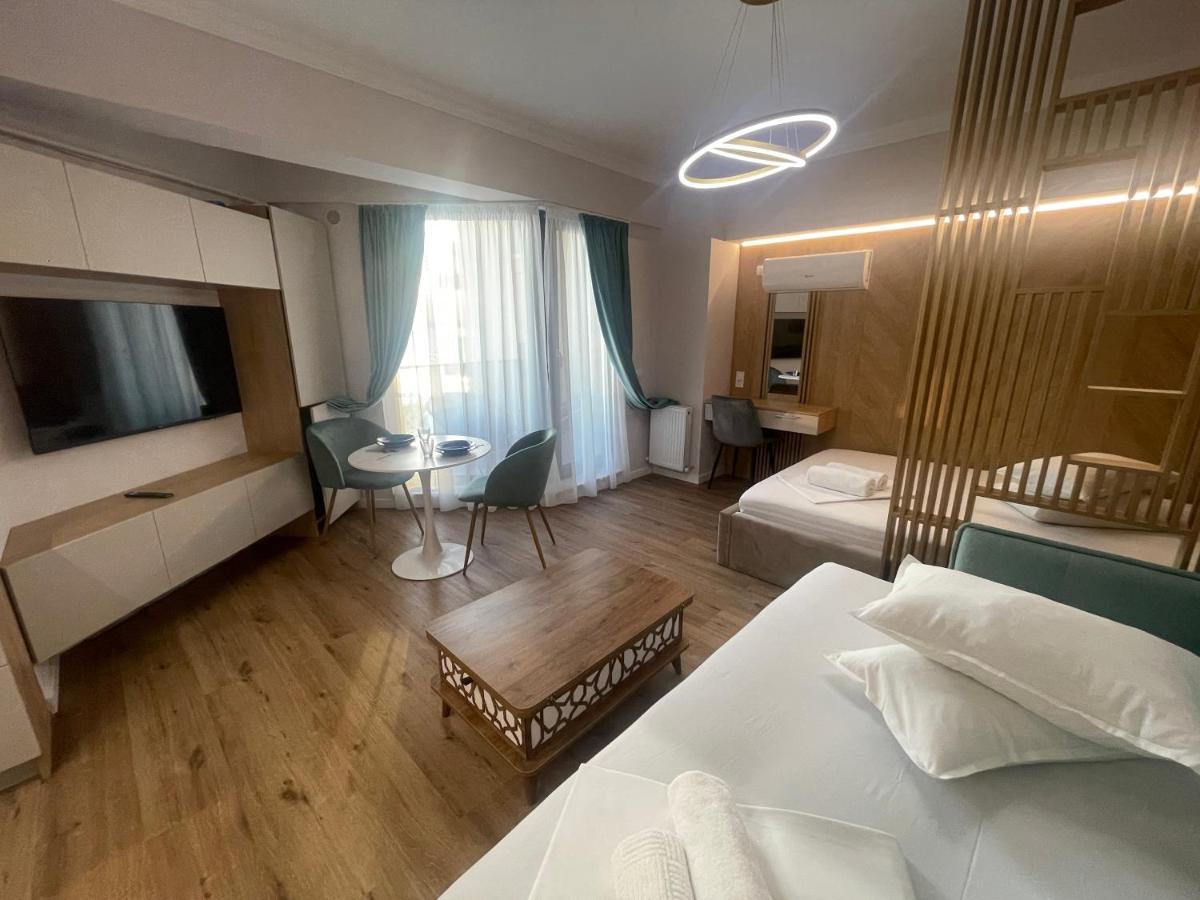 Solid Barrels Luxury Studios Mamaia Exteriör bild